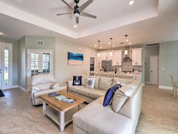 Modern Venice 4 Bedroom Coastal Sleeps 10