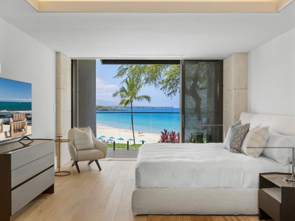 New Luxury Beach Condo on Big Island