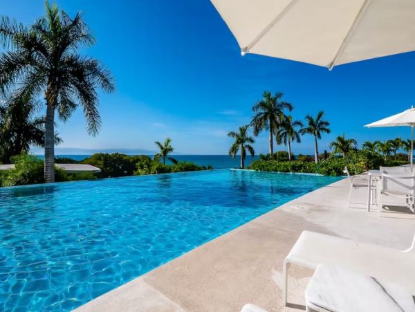Luxurious Beachfront Vacation Condo in Punta Mita with Amazing Views