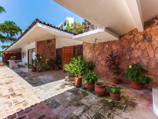 Ocean Views Conchas Chinas Vacation Home Five Bedroom