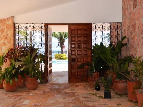 Ocean Views Conchas Chinas Vacation Home Five Bedroom