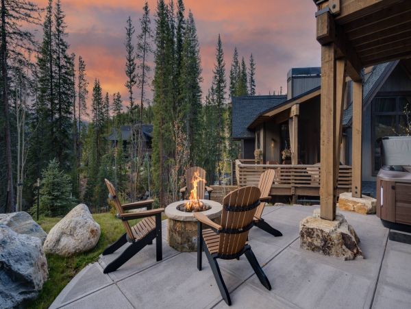 Luxury Vacation Home with Private Hot Tub in Breckenridge with Great Views