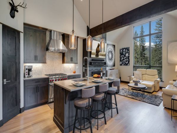 Luxury Vacation Home with Private Hot Tub in Breckenridge with Great Views