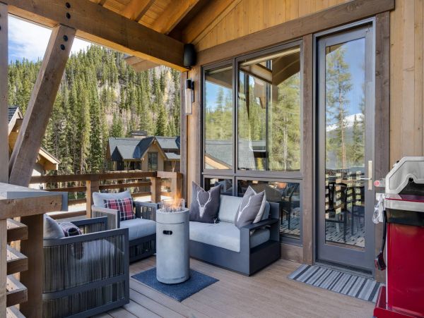 Luxury Vacation Home with Private Hot Tub in Breckenridge with Great Views