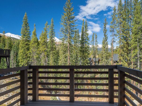 Luxury Vacation Home with Private Hot Tub in Breckenridge with Great Views