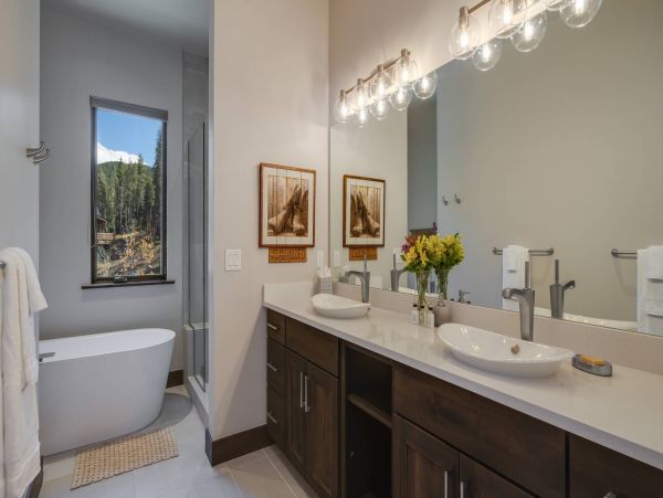 Luxury Vacation Home with Private Hot Tub in Breckenridge with Great Views
