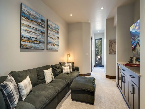 Luxury Vacation Home with Private Hot Tub in Breckenridge with Great Views