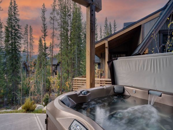 Luxury Vacation Home with Private Hot Tub in Breckenridge with Great Views