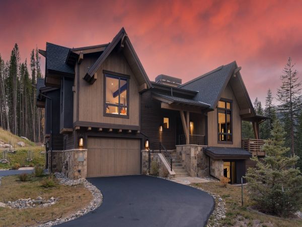 Luxury Vacation Home with Private Hot Tub in Breckenridge with Great Views