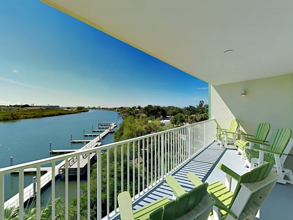 Lovely Indian Rocks Beach Two Bedroom Condo with Bay View