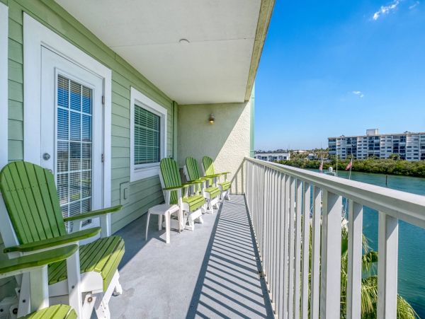 Lovely Indian Rocks Beach Two Bedroom Condo with Bay View