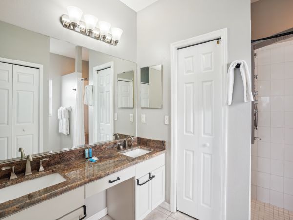 Indian Shores Lively 2 Bedroom Condo with Balcony