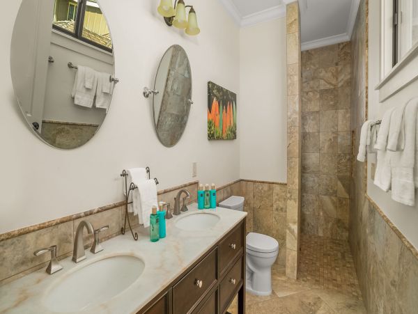 Poipu Beautiful Four Bedroom Ocean View Vacation Home