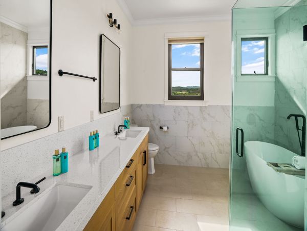 Poipu Beautiful Four Bedroom Ocean View Vacation Home