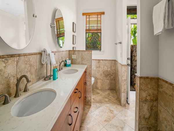 Poipu Beautiful Four Bedroom Ocean View Vacation Home