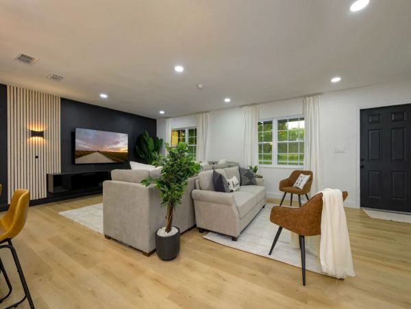 Gorgeous Six Bedroom Vacation Home in Tampa Sleeps 20