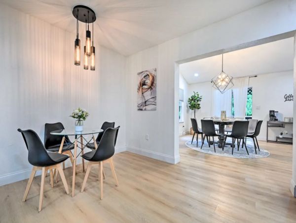 Gorgeous Six Bedroom Vacation Home in Tampa Sleeps 20
