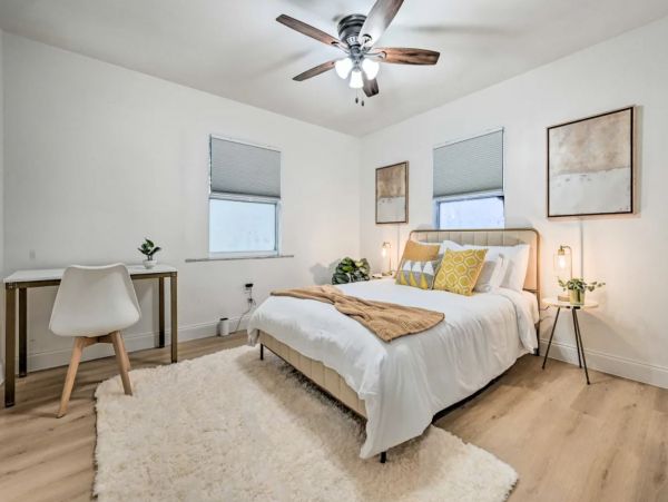 Gorgeous Six Bedroom Vacation Home in Tampa Sleeps 20