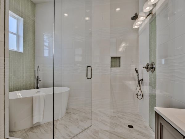 Beautiful Pool Vacation Home with 7 Bedrooms Sleeps 20