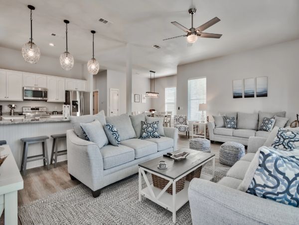 Beautiful Pool Vacation Home with 7 Bedrooms Sleeps 20