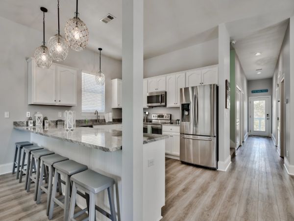 Beautiful Pool Vacation Home with 7 Bedrooms Sleeps 20