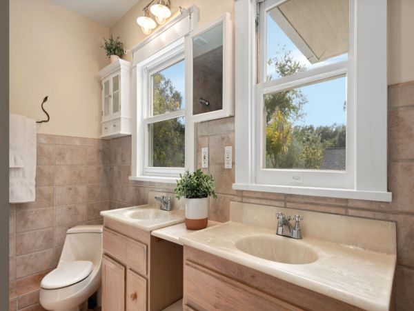Gorgeous Four Bedroom Home with Private Pool & Spa