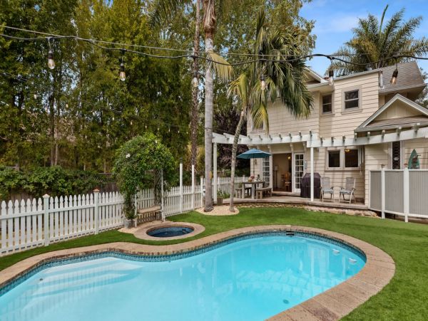 Gorgeous Four Bedroom Home with Private Pool & Spa