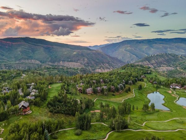 Mountain View Six Bedroom Vacation Home in Edwards