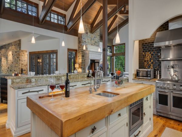 Mountain View Six Bedroom Vacation Home in Edwards