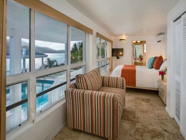 Gorgeous St. Thomas Vacation Home with Private Beach & Pool