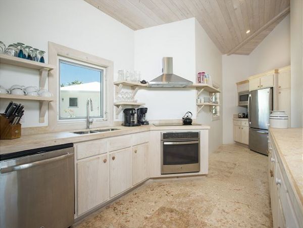 Oceanfront Luxury Vacation Estate in Bahamas Sleeps 16