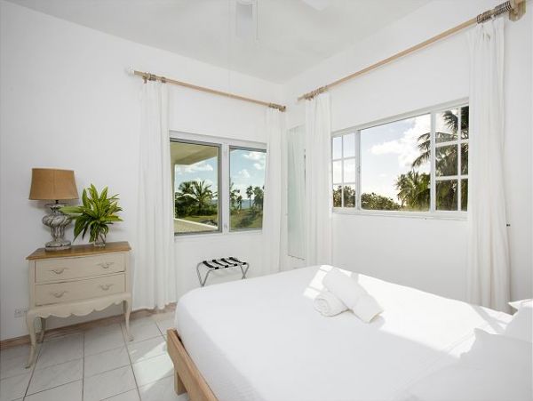 Oceanfront Luxury Vacation Estate in Bahamas Sleeps 16
