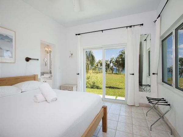 Oceanfront Luxury Vacation Estate in Bahamas Sleeps 16