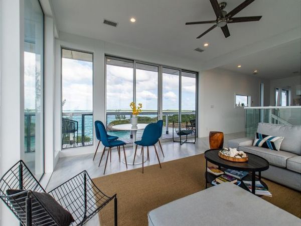 Bahamas Posh Six Bedroom Beachfront Estate in Bahamas