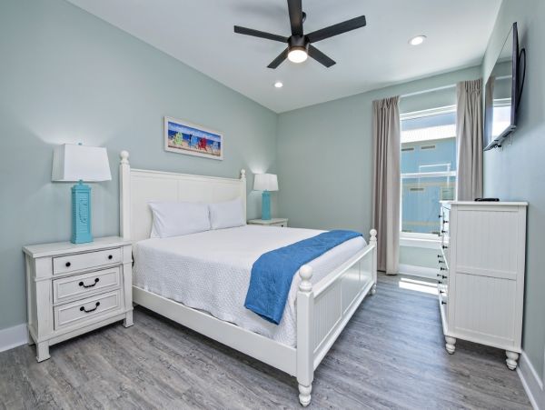 Ten Bedroom Beach Vacation Home in Gulf Shores Sleeps 28
