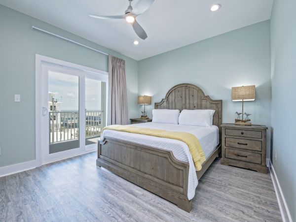 Ten Bedroom Beach Vacation Home in Gulf Shores Sleeps 28