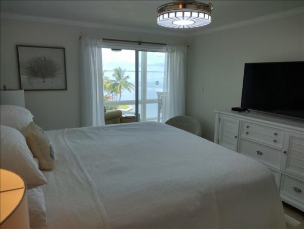 Lovely Two Bedroom Condo with Bay View Sleeps 4