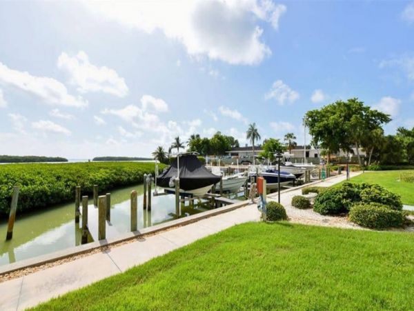 Lovely Two Bedroom Condo with Bay View Sleeps 4