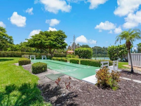 Lovely Two Bedroom Condo with Bay View Sleeps 4