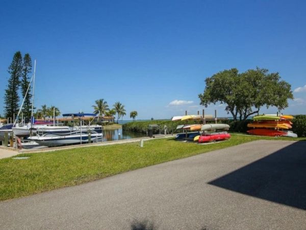 Lovely Two Bedroom Condo with Bay View Sleeps 4