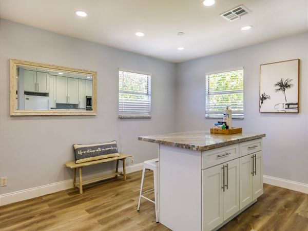 Steps to Beach Sanibel Vacation Condo Two Bedroom