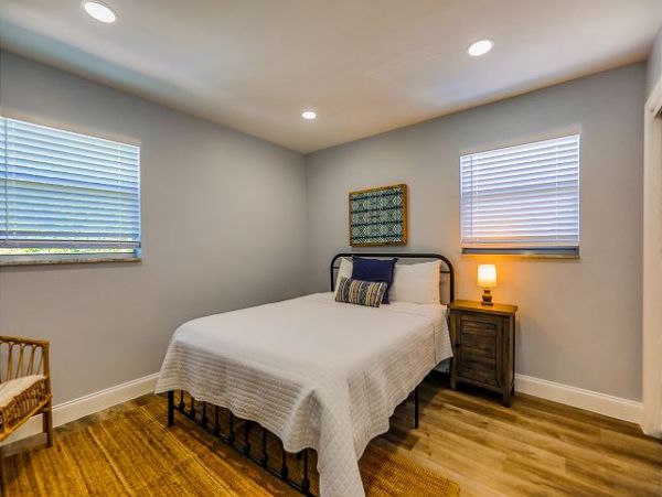 Steps to Beach Sanibel Vacation Condo Two Bedroom