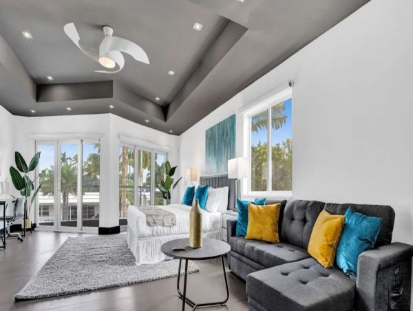 Luxury Six Bedroom Vacation Home in Fort Lauderdale