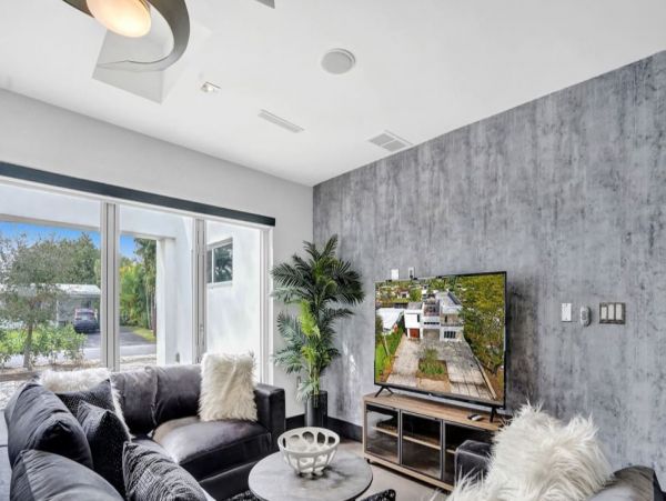 Luxury Six Bedroom Vacation Home in Fort Lauderdale