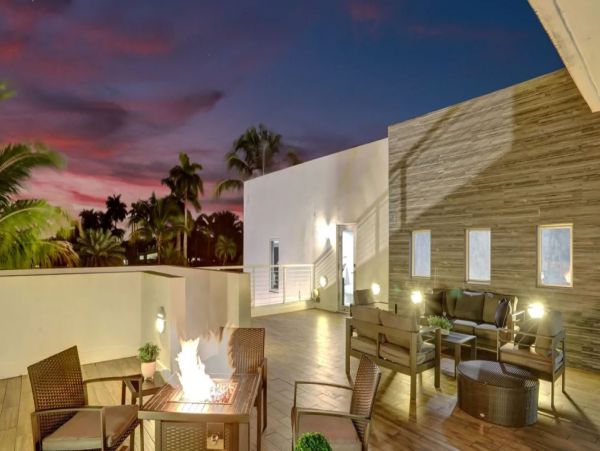 Luxury Six Bedroom Vacation Home in Fort Lauderdale