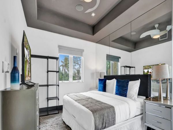Luxury Six Bedroom Vacation Home in Fort Lauderdale