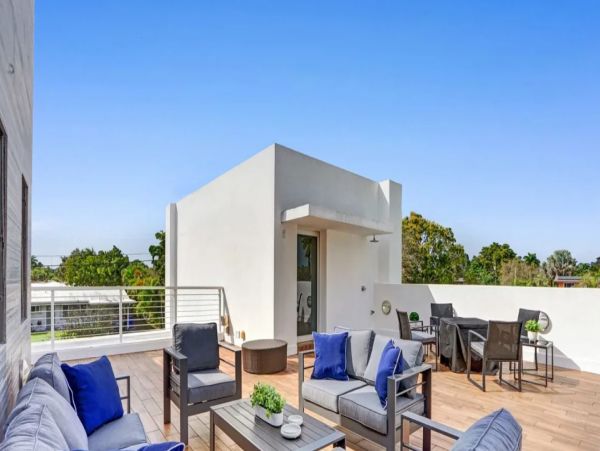 Luxury Six Bedroom Vacation Home in Fort Lauderdale