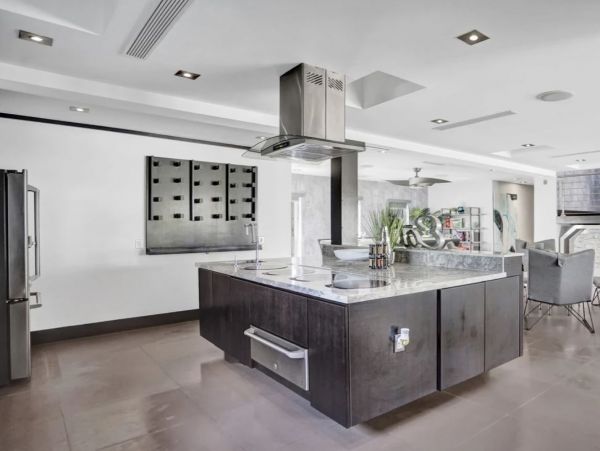 Luxury Six Bedroom Vacation Home in Fort Lauderdale