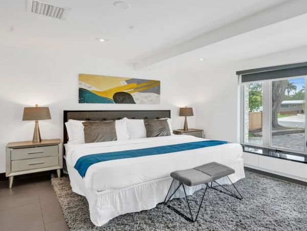 Luxury Six Bedroom Vacation Home in Fort Lauderdale