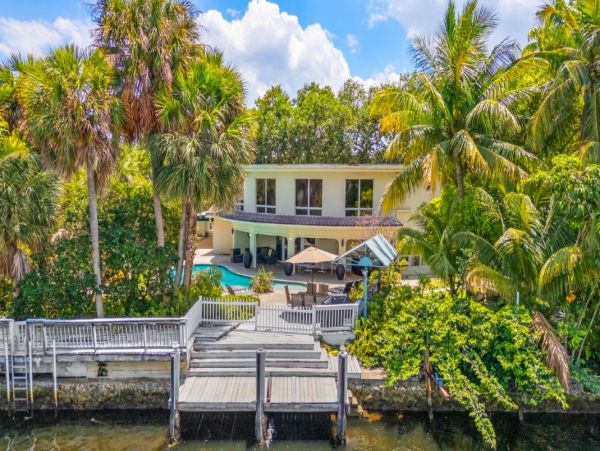 South Florida Waterfront Vacation Rental  7-Bedroom Luxury Villa with Private Pool